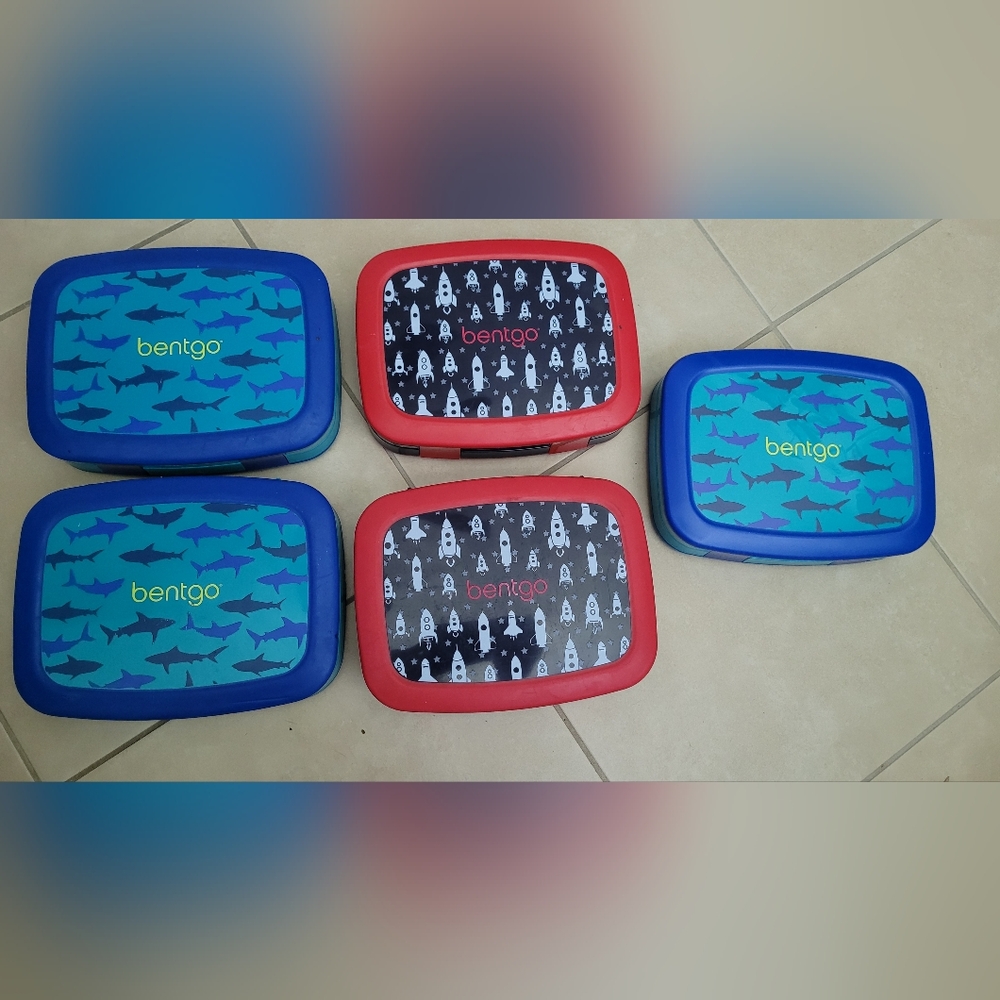 Bentgo Kids Lunch Box - Blue and Red Shark Design